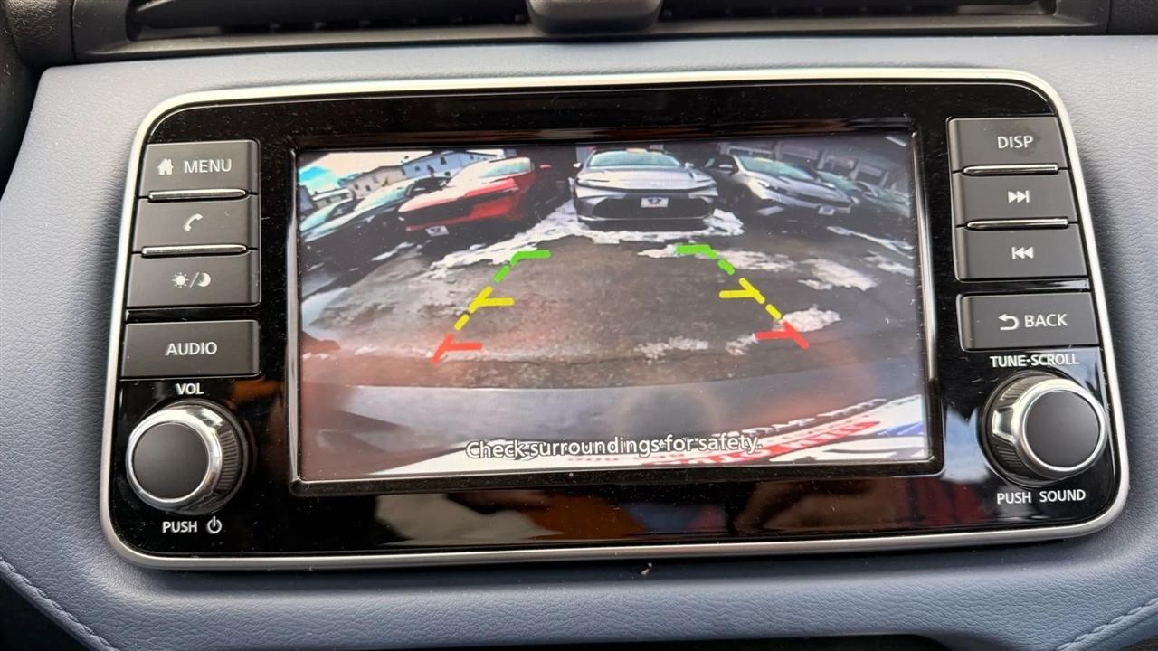 Nissan Versa SV 2023