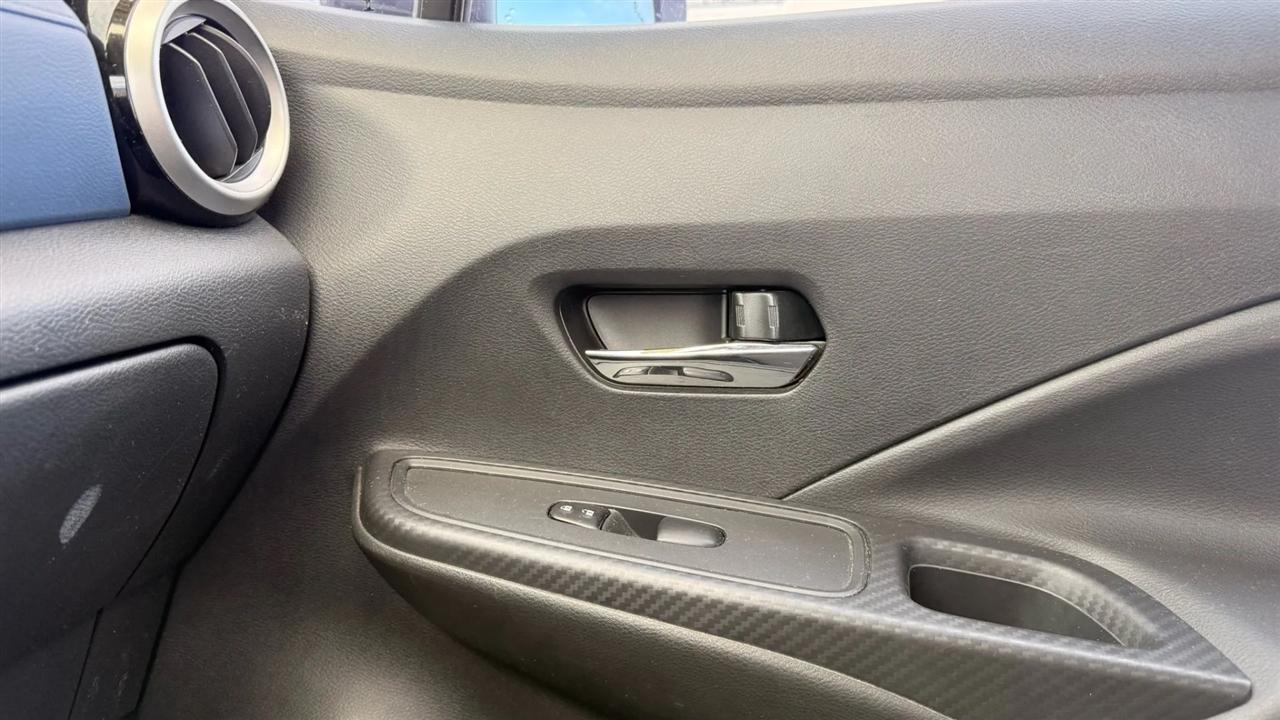 Nissan Versa SV 2023