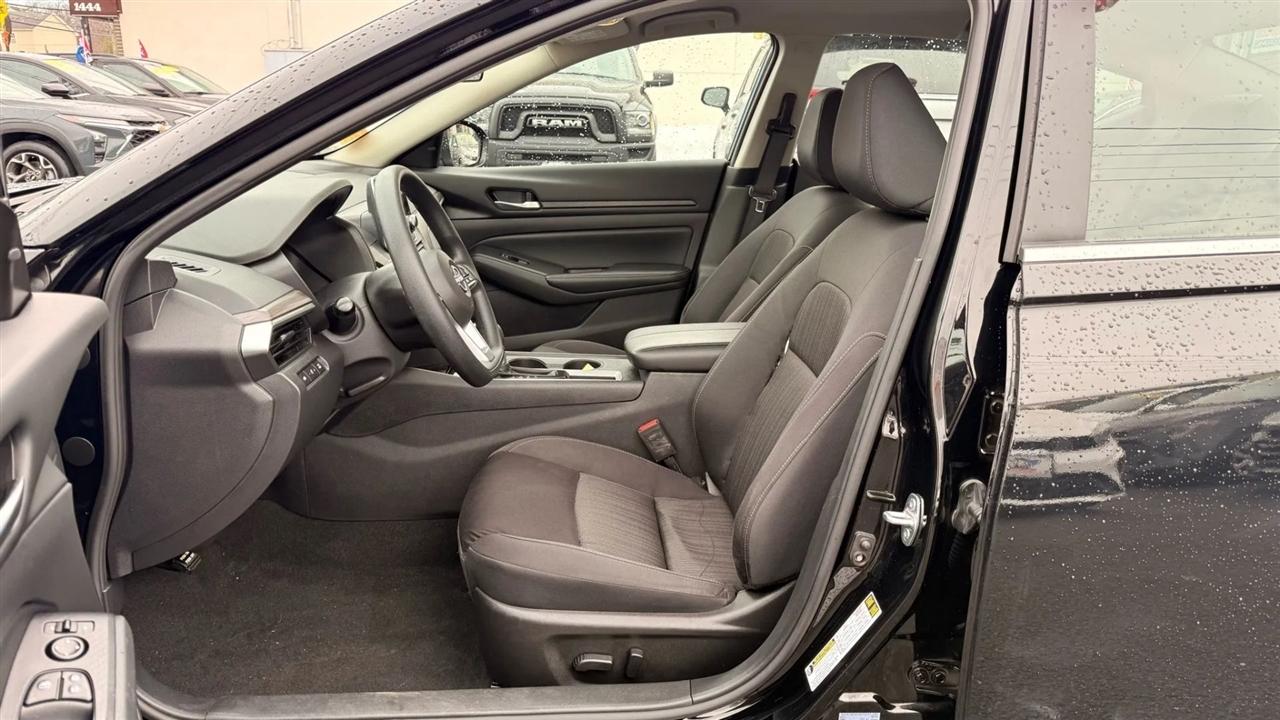Nissan Altima 2.5 SV 2025