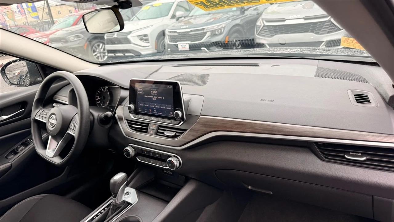 Nissan Altima 2.5 SV 2025