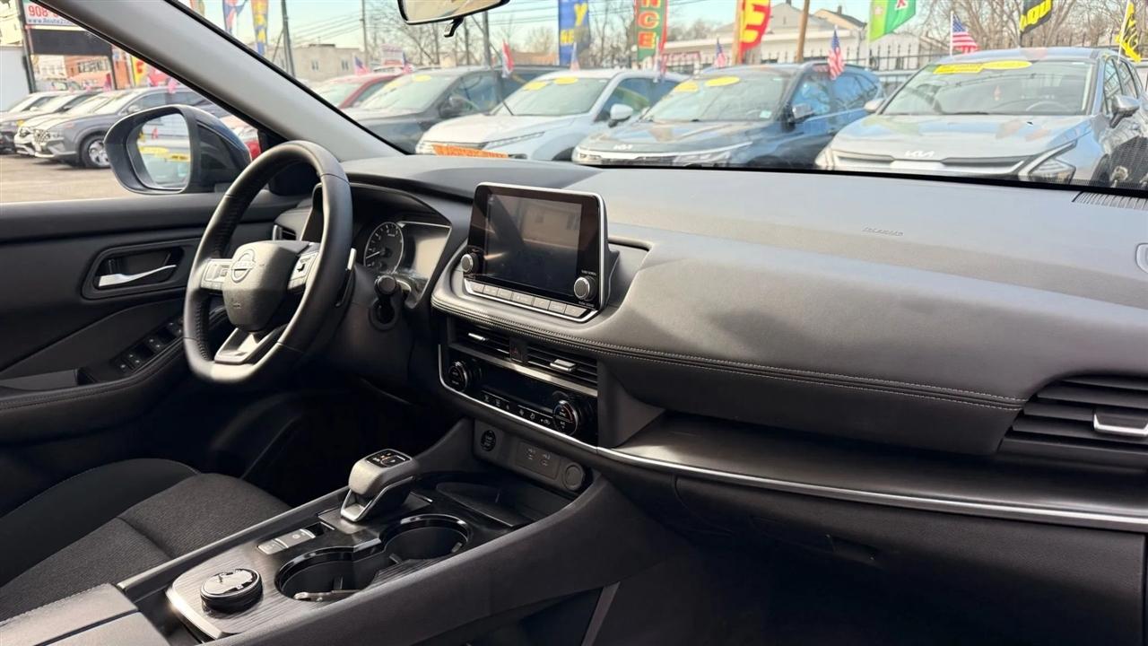 Nissan Rogue SV AWD 2025