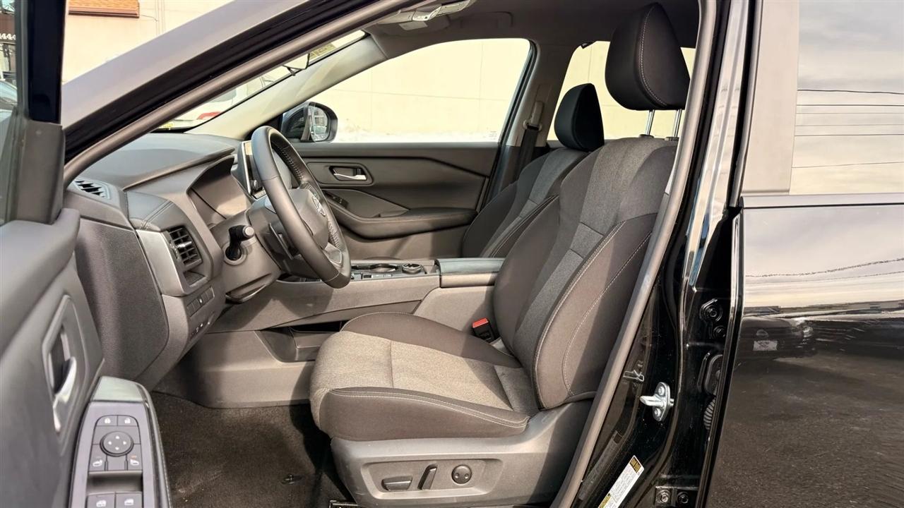 Nissan Rogue SV AWD 2025