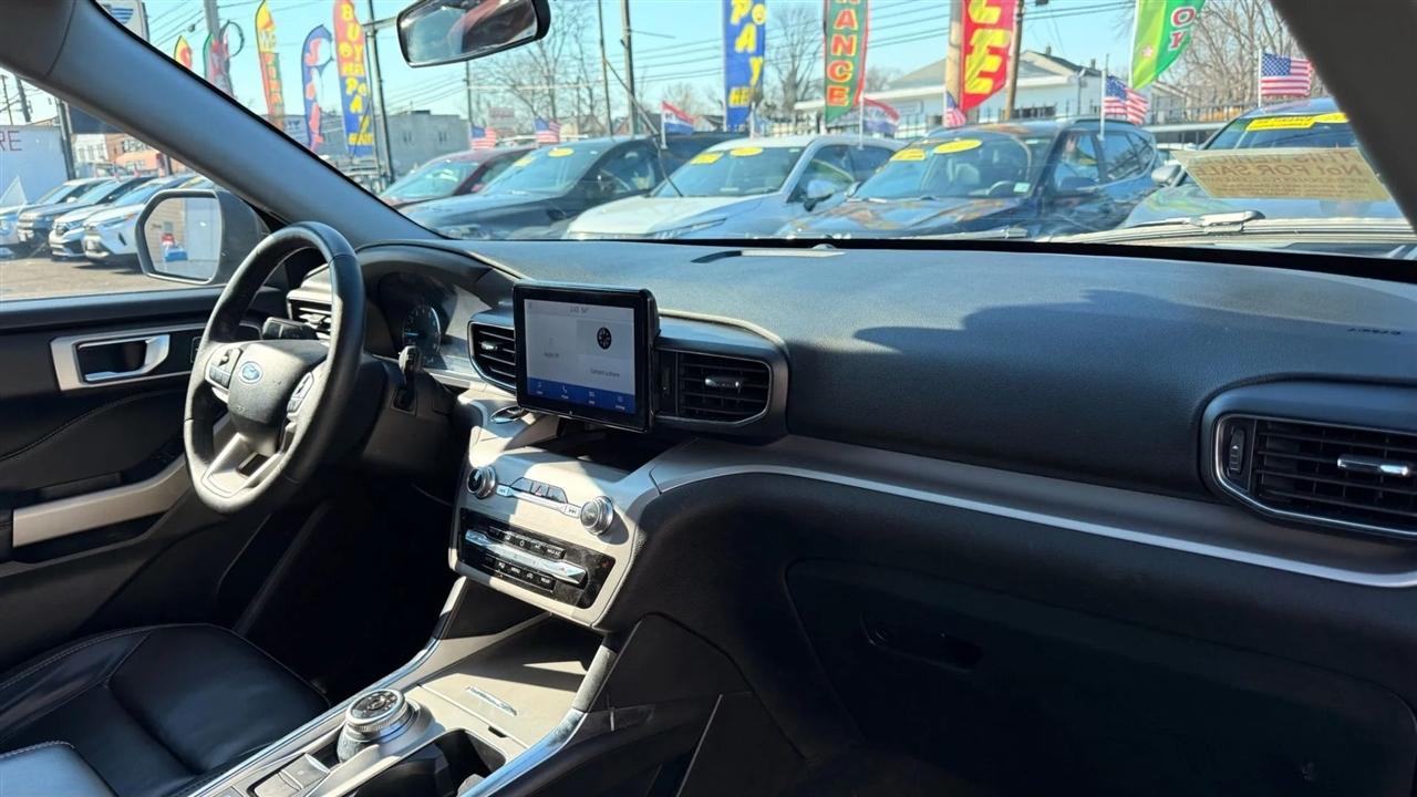 Ford Explorer XLT AWD 2024