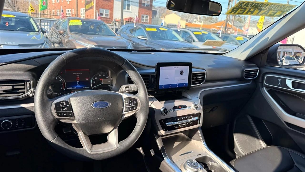 Ford Explorer XLT AWD 2024