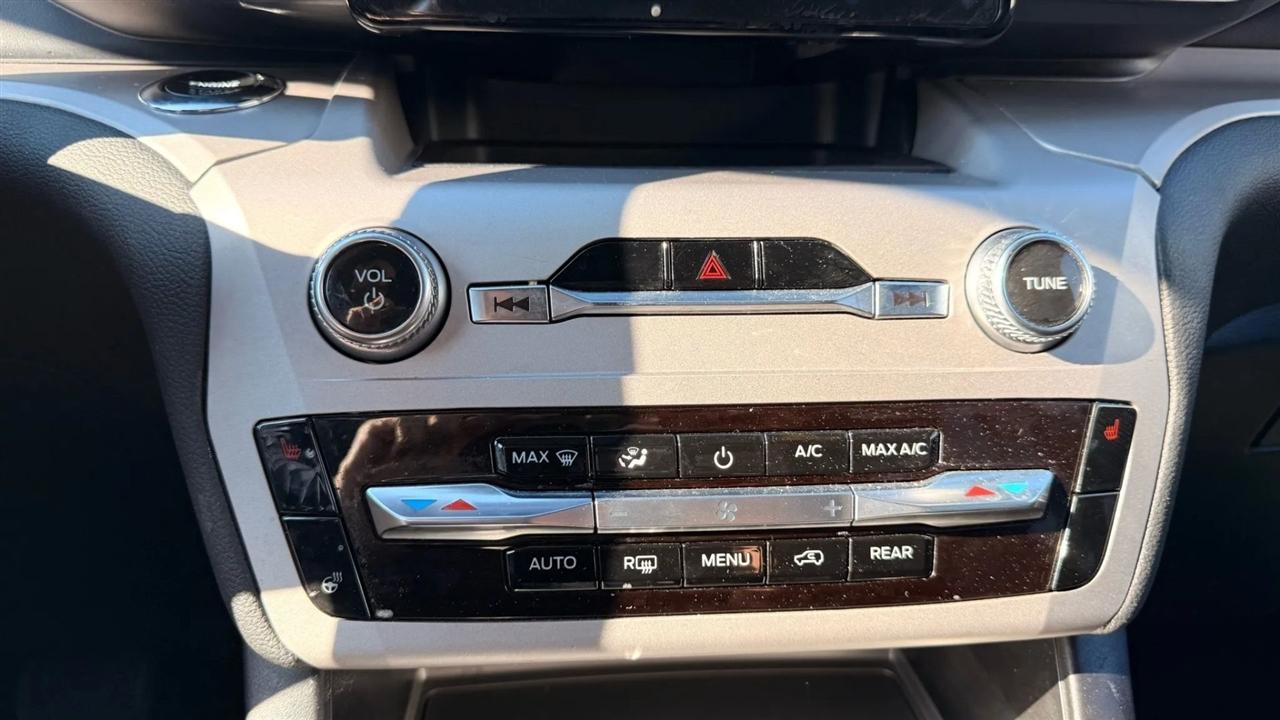 Ford Explorer XLT AWD 2024