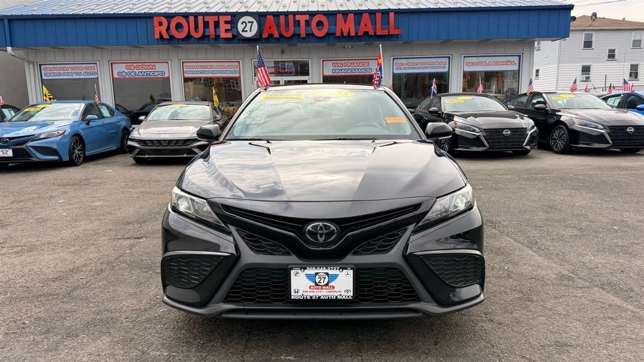 Toyota Camry SE 2023