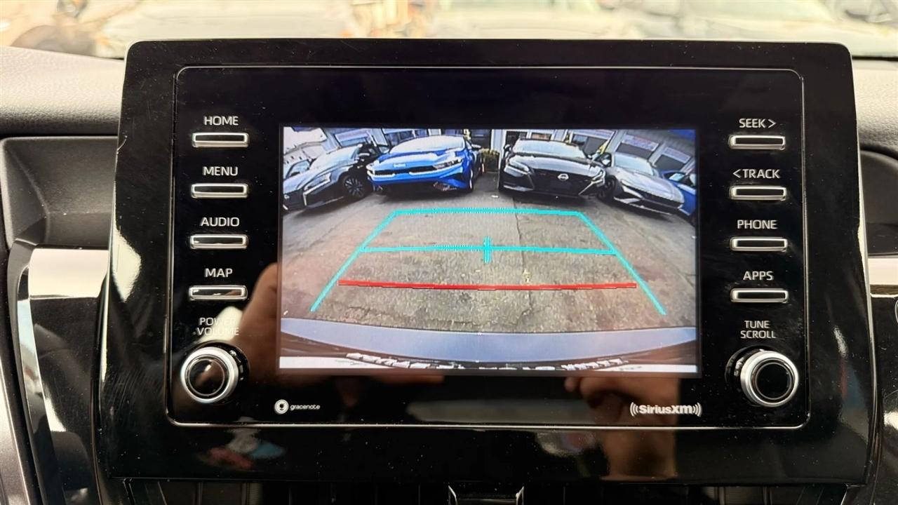 Toyota Camry SE 2023