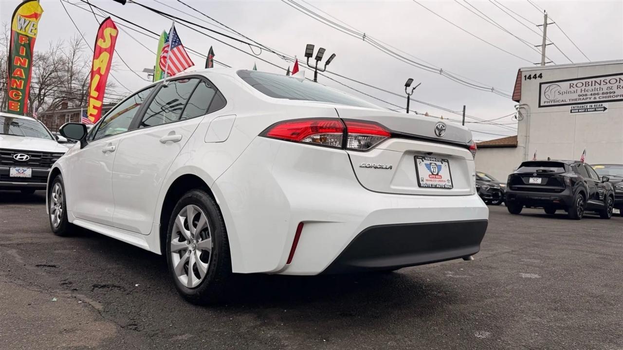 Toyota Corolla LE 2025