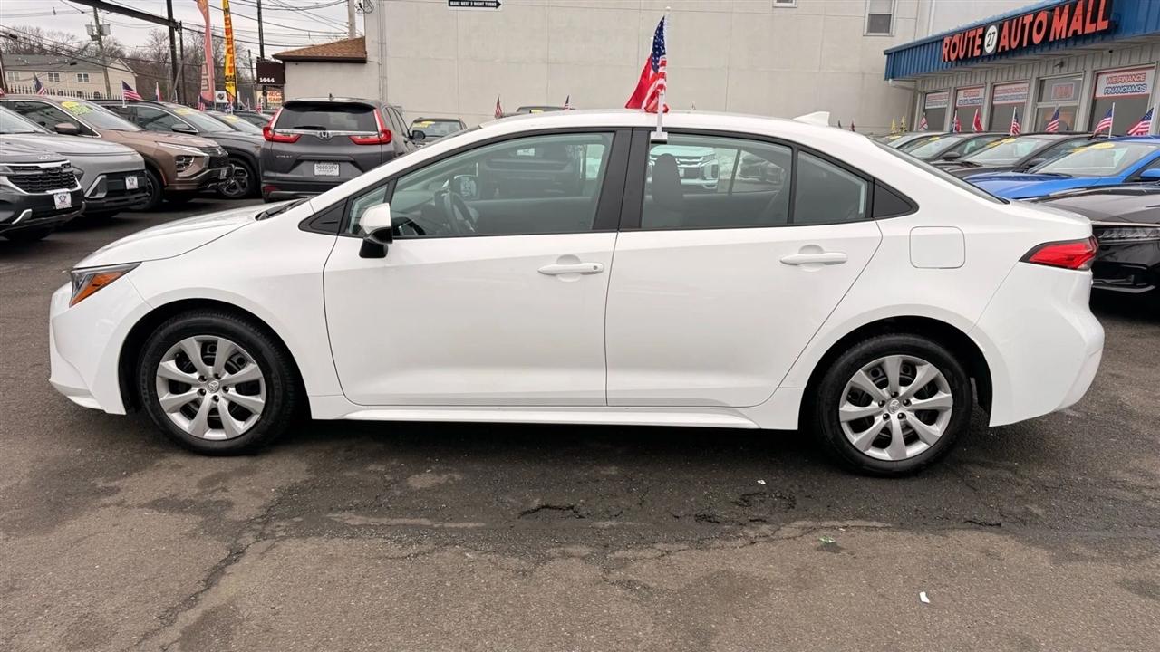 Toyota Corolla LE 2025