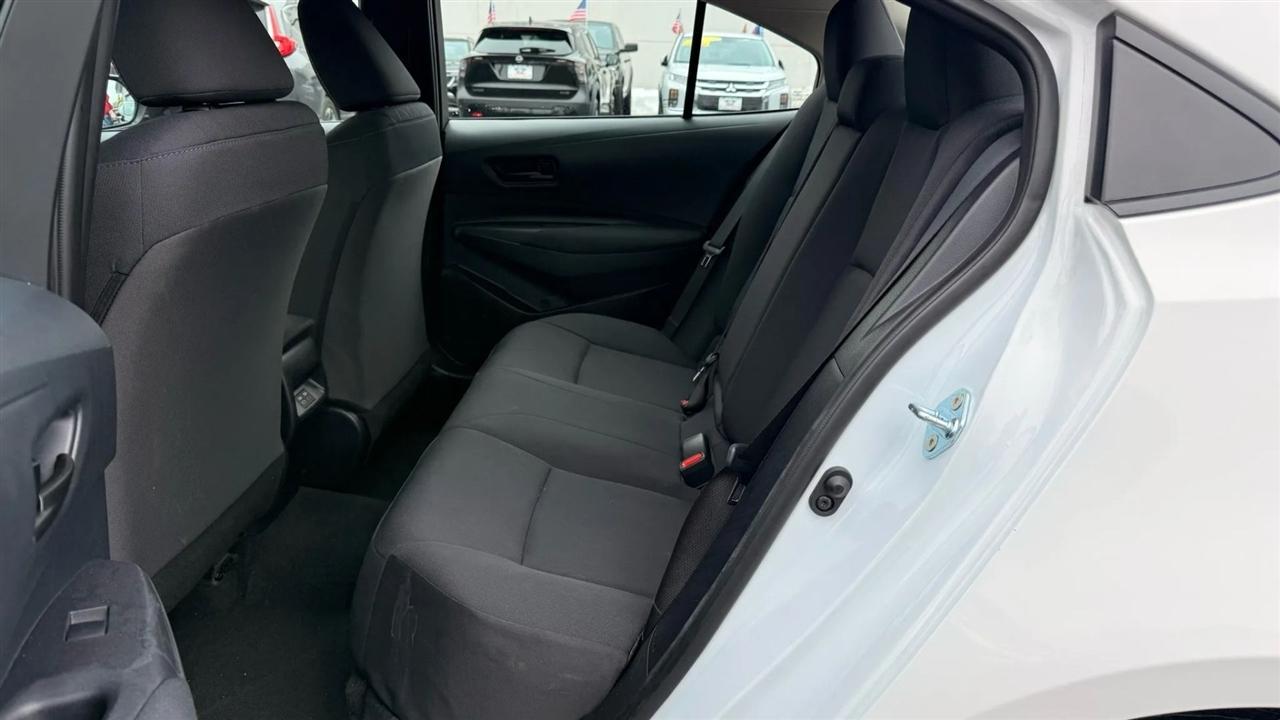 Toyota Corolla LE 2025