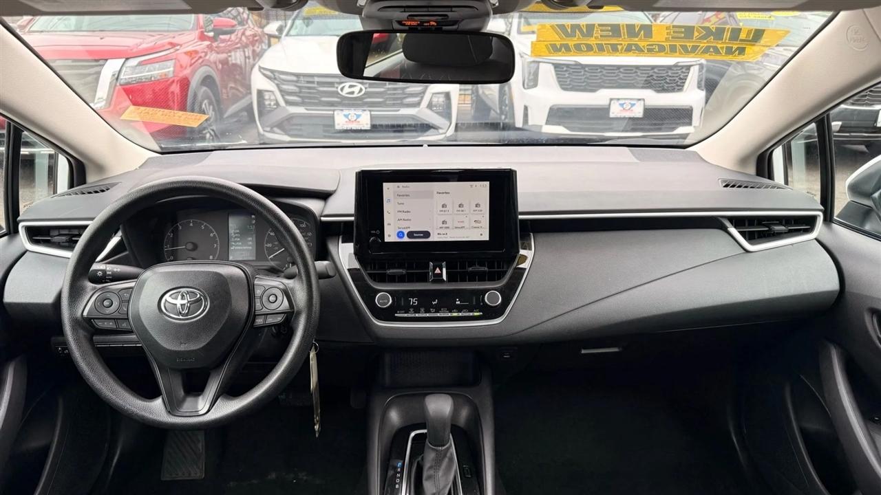 Toyota Corolla LE 2025