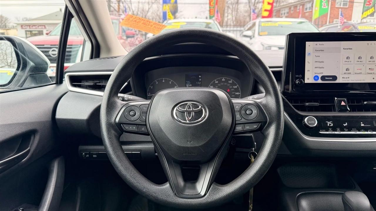 Toyota Corolla LE 2025