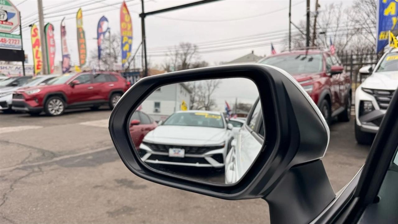 Toyota Corolla LE 2025