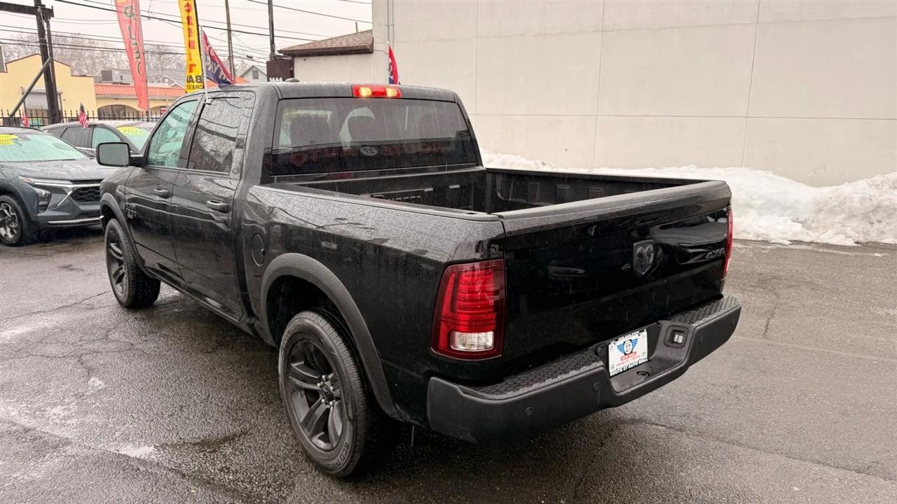 RAM 1500 Classic Tradesman Crew Cab SWB 4WD 2024