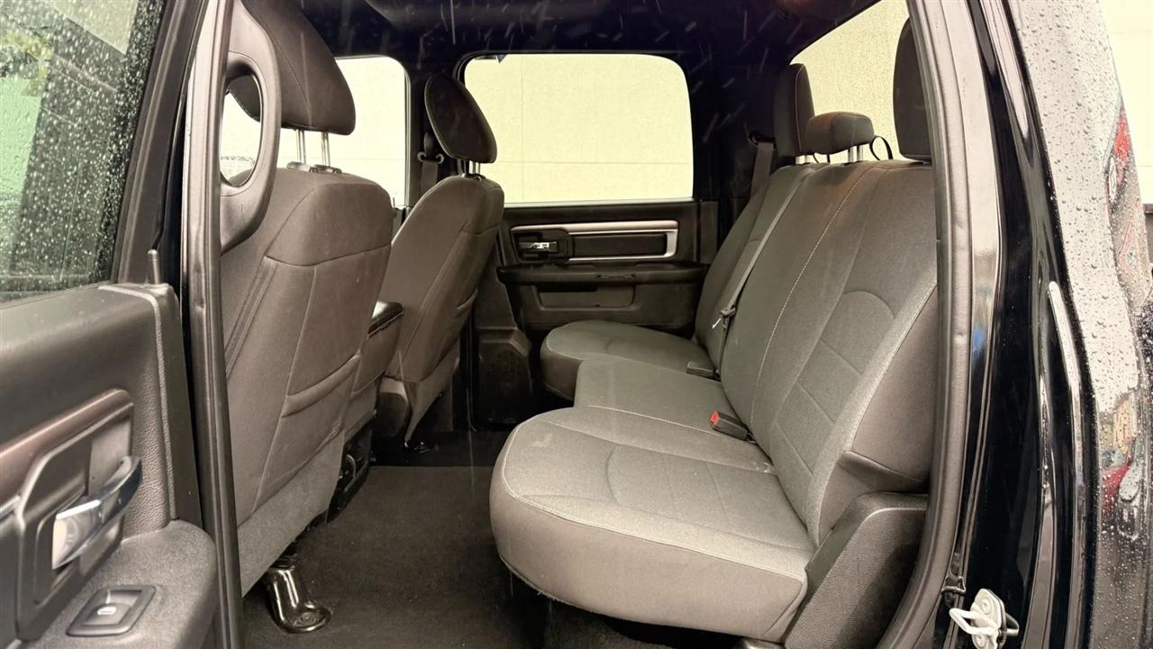 RAM 1500 Classic Tradesman Crew Cab SWB 4WD 2024