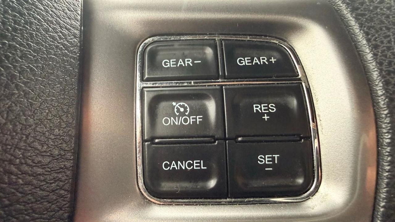 RAM 1500 Classic Tradesman Crew Cab SWB 4WD 2024