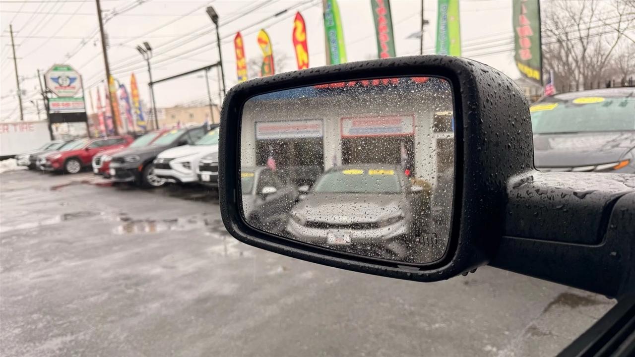 RAM 1500 Classic Tradesman Crew Cab SWB 4WD 2024