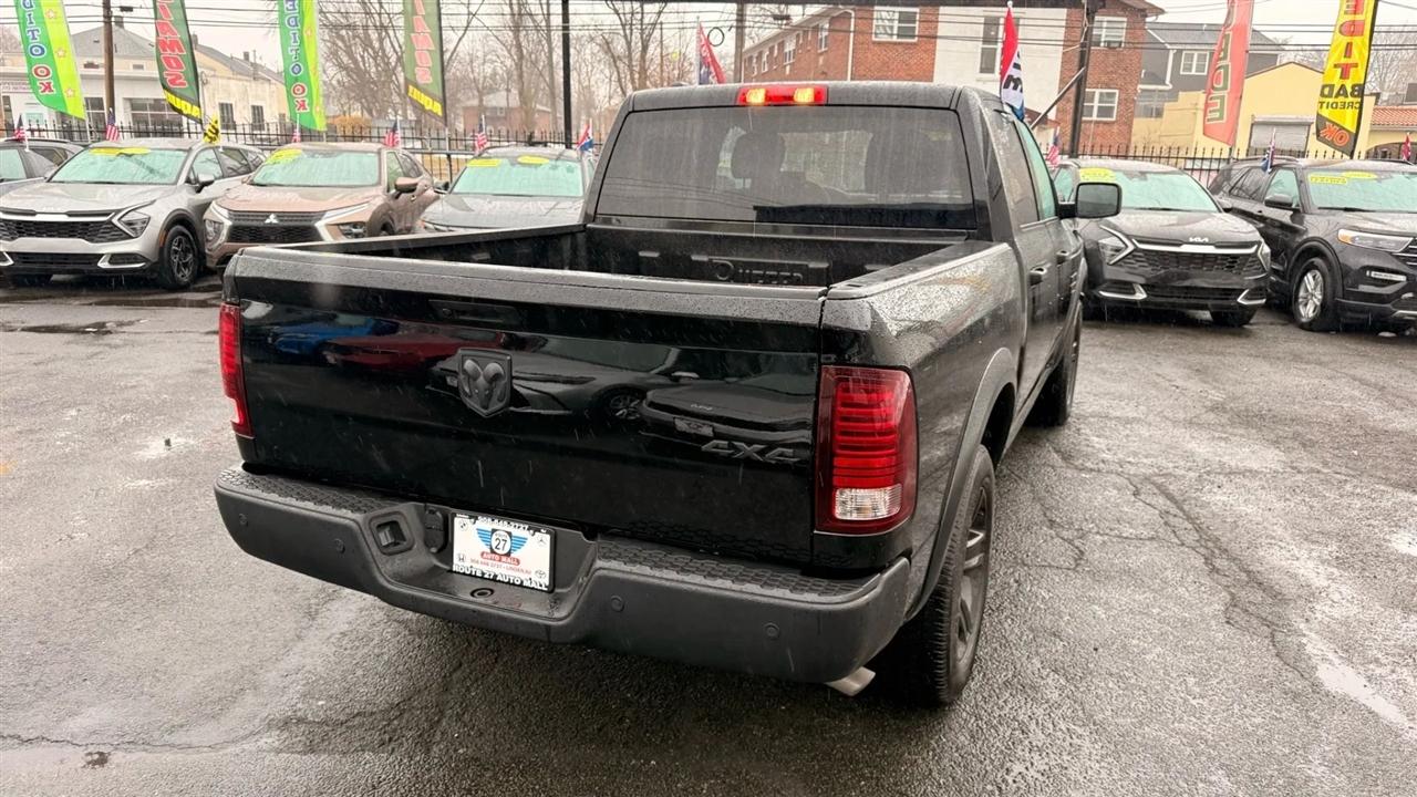 RAM 1500 Classic Tradesman Crew Cab SWB 4WD 2024