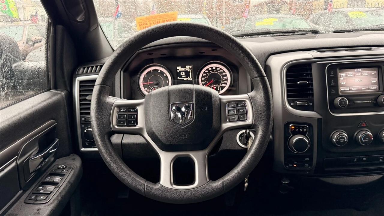 RAM 1500 Classic Tradesman Crew Cab SWB 4WD 2024