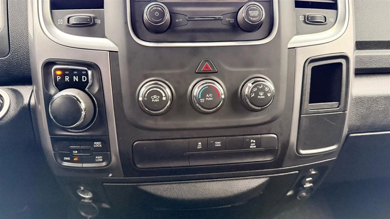 RAM 1500 Classic Tradesman Crew Cab SWB 4WD 2024