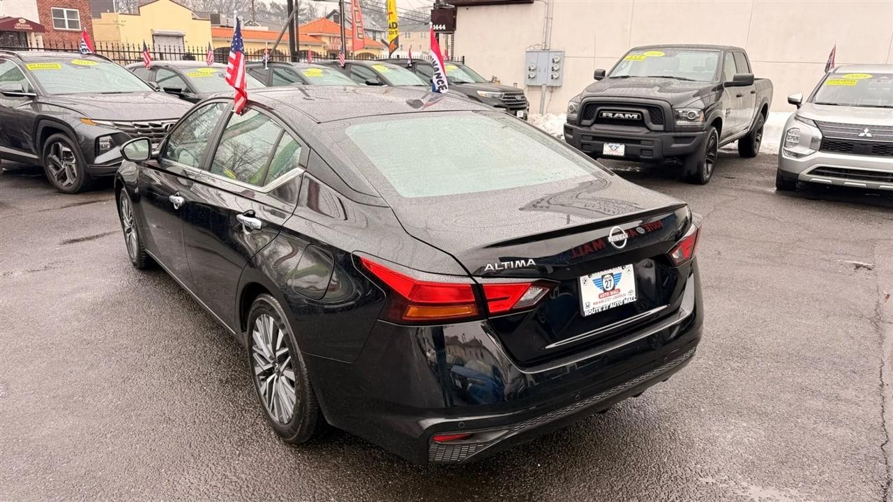 Nissan Altima 2.5 SV 2025