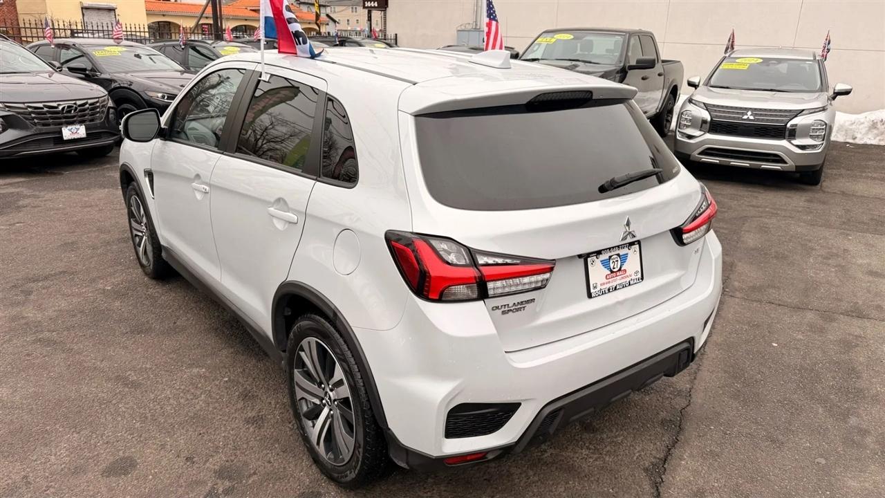 Mitsubishi Outlander Sport 2.0 ES 4WD 2024