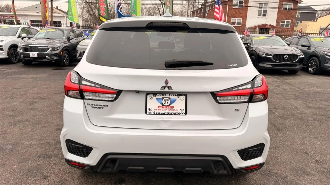 Mitsubishi Outlander Sport 2.0 ES 4WD 2024