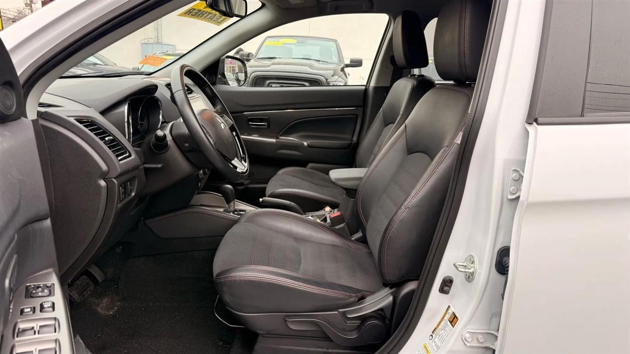 Mitsubishi Outlander Sport 2.0 ES 4WD 2024