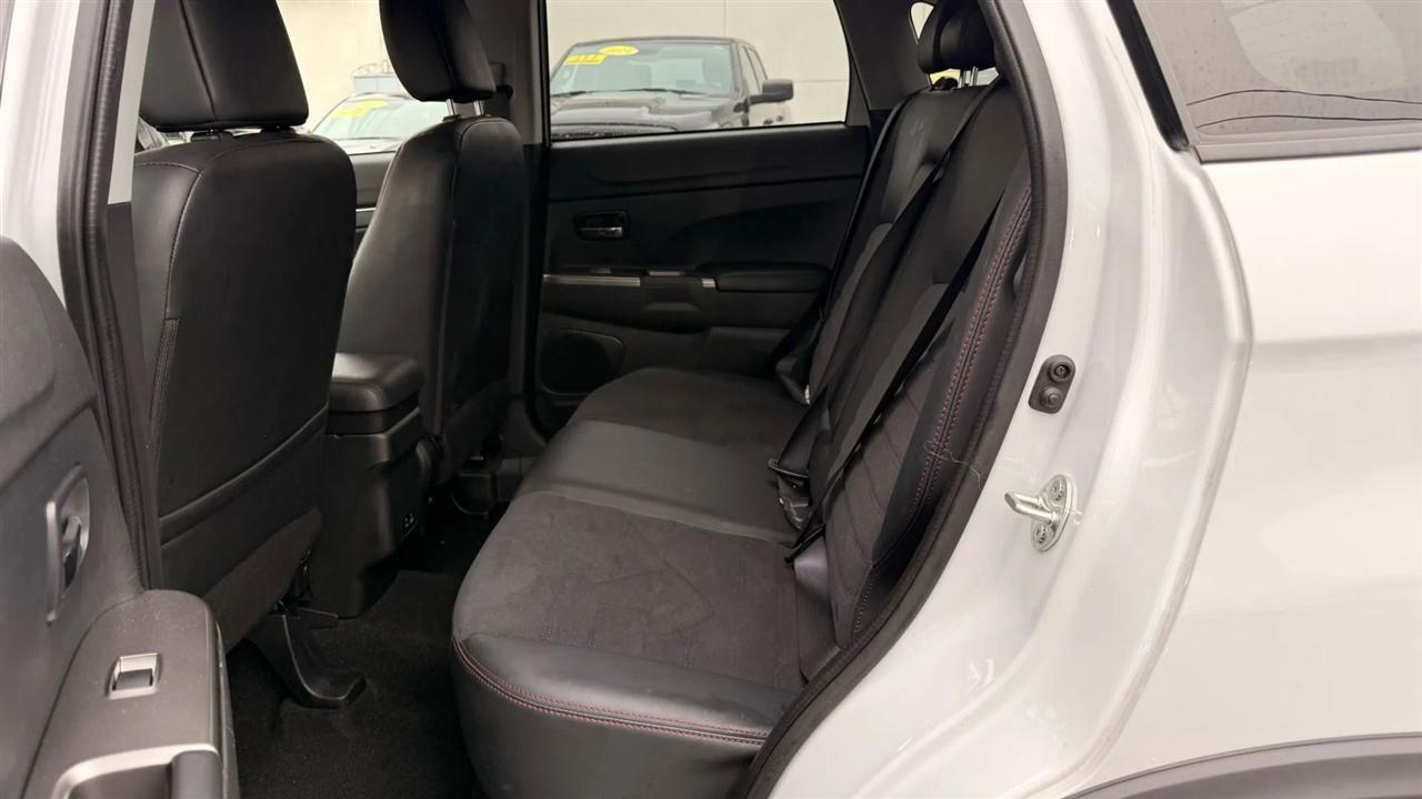 Mitsubishi Outlander Sport 2.0 ES 4WD 2024