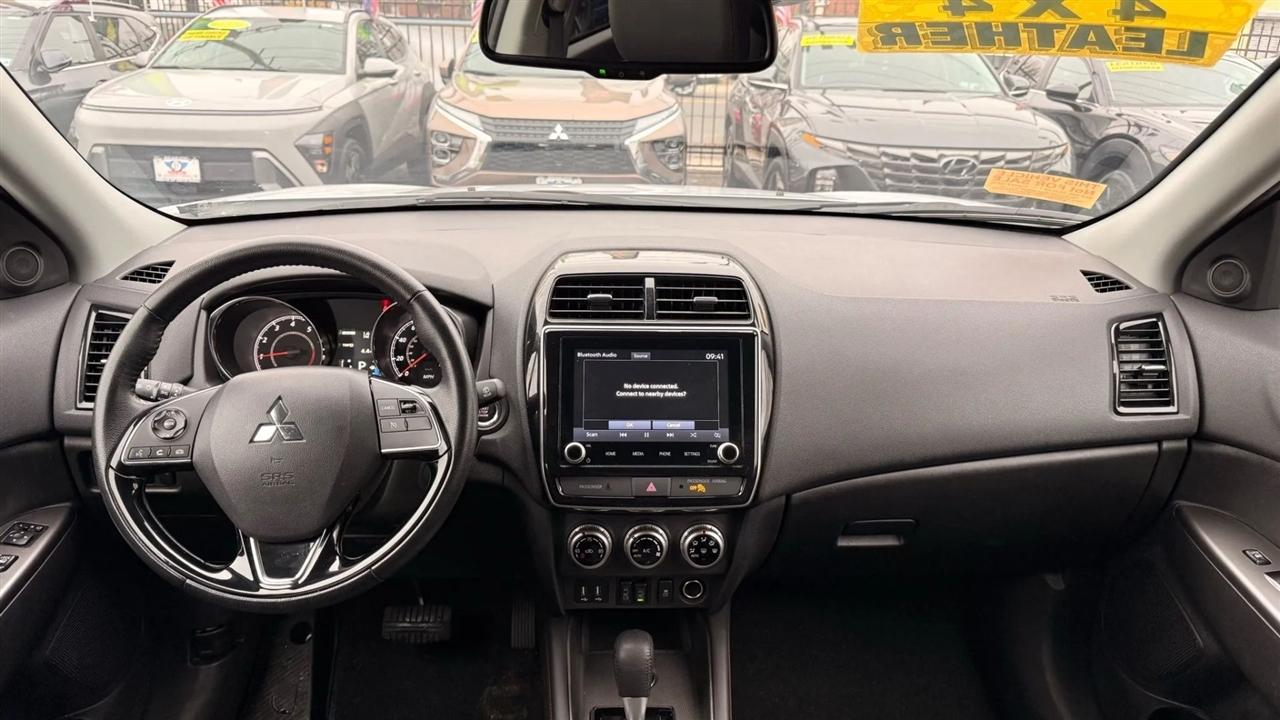 Mitsubishi Outlander Sport 2.0 ES 4WD 2024