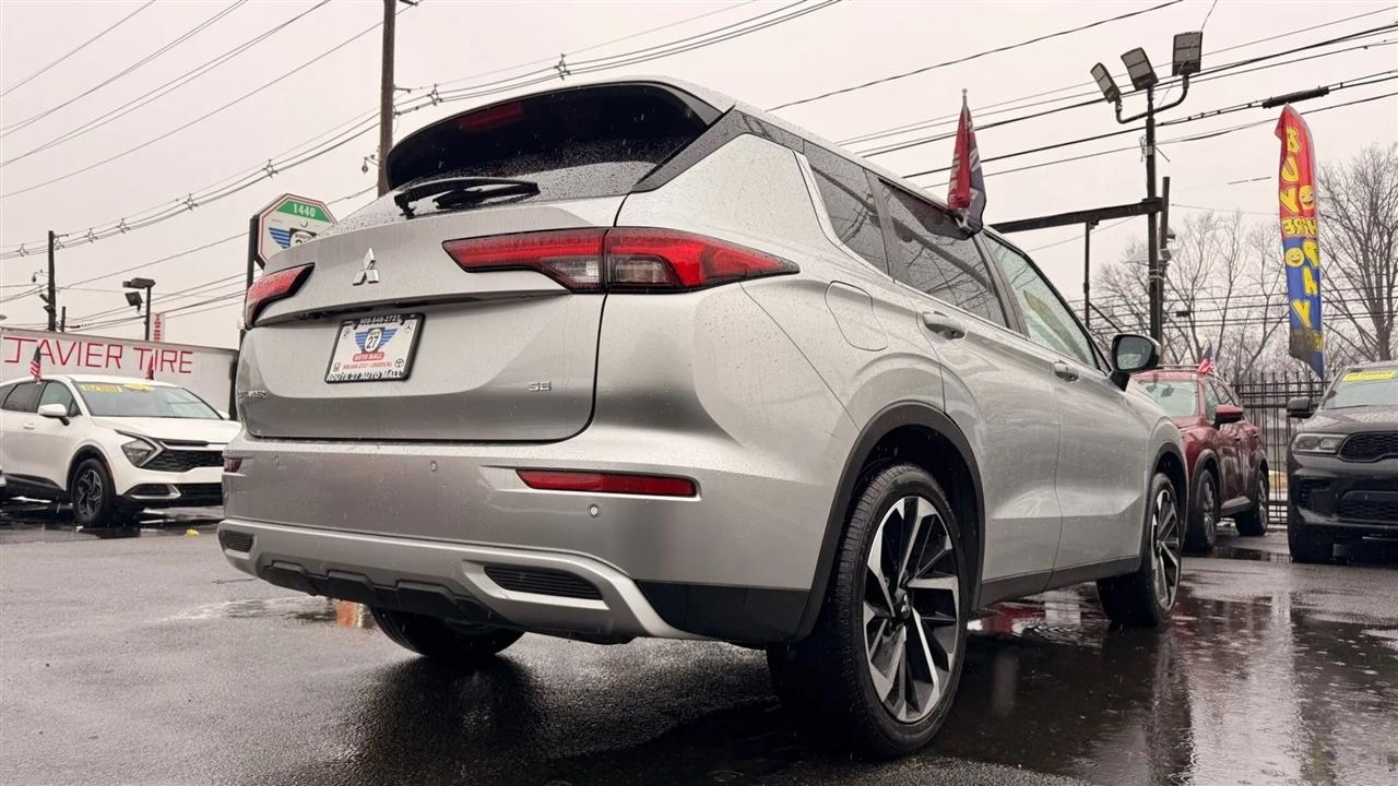 Mitsubishi Outlander SE 2WD 2024