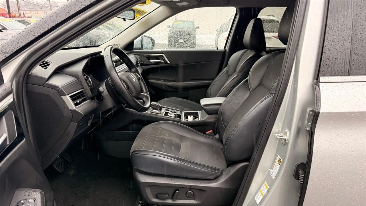 Mitsubishi Outlander SE 2WD 2024