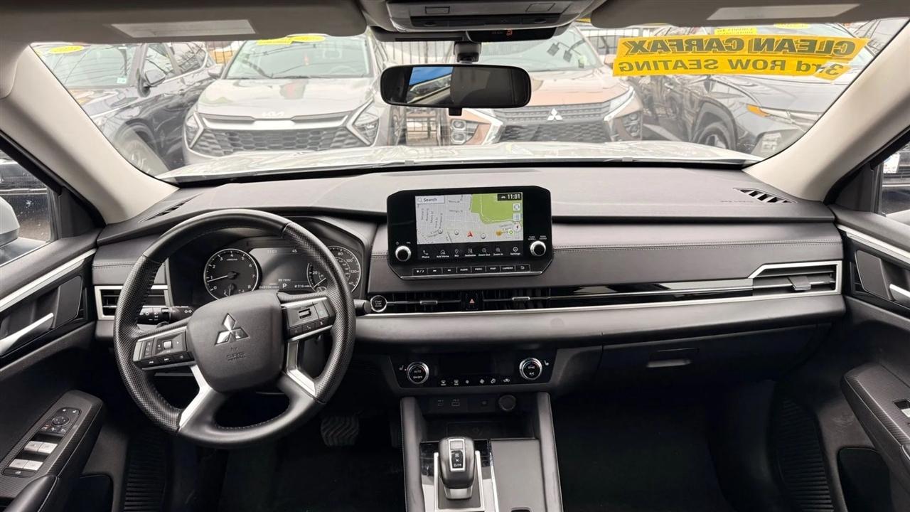 Mitsubishi Outlander SE 2WD 2024