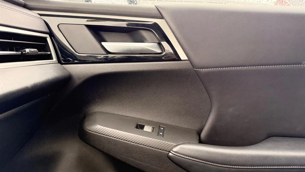 Mitsubishi Outlander SE 2WD 2024