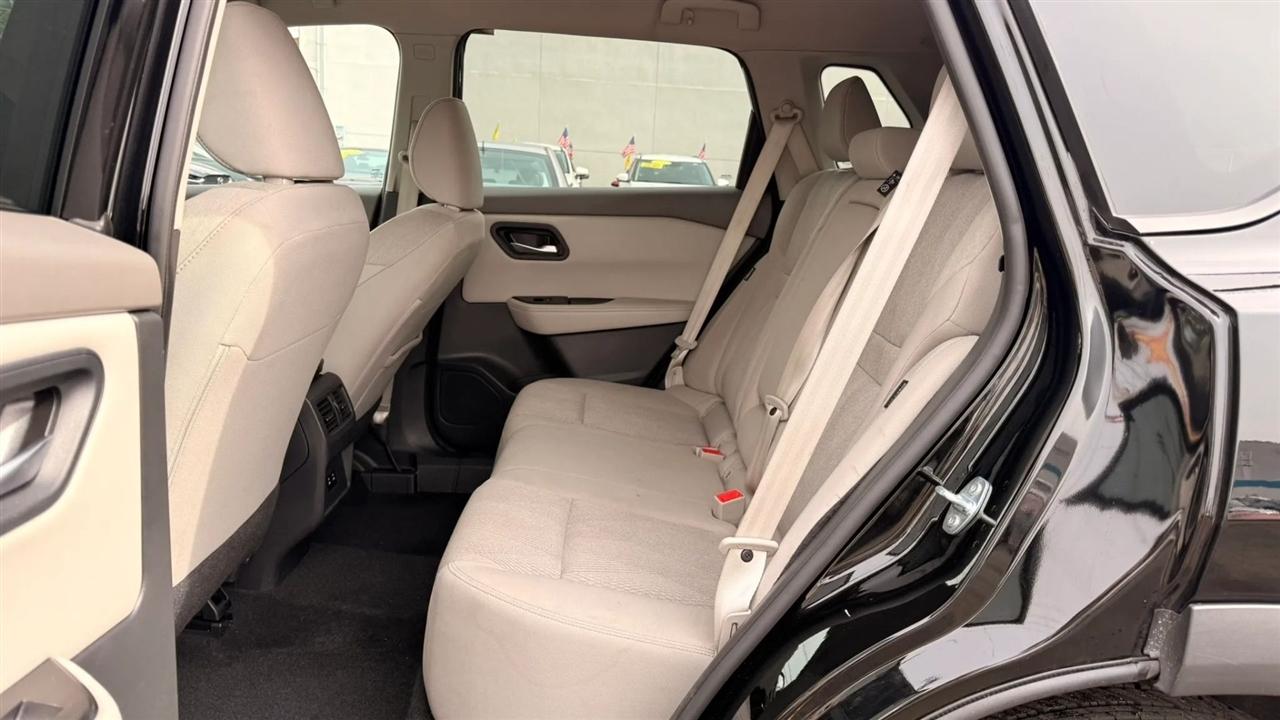 Nissan Rogue SV 2025