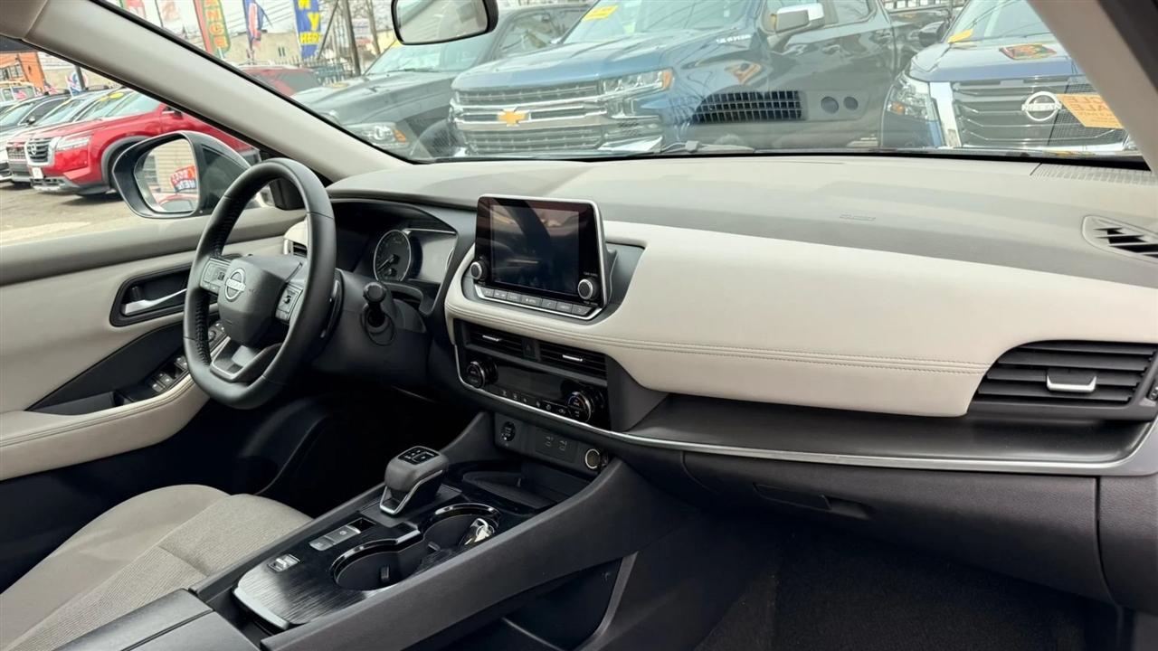 Nissan Rogue SV 2025