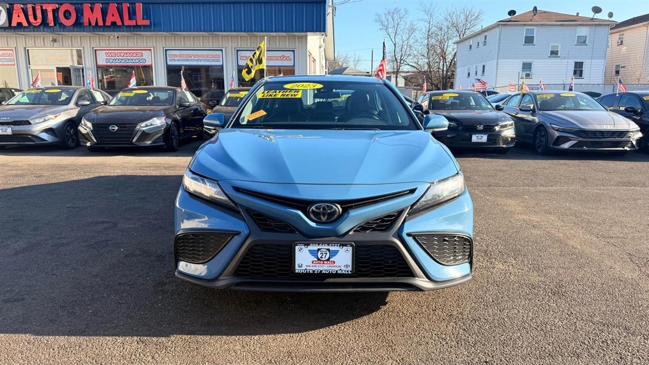 Toyota Camry SE 2023