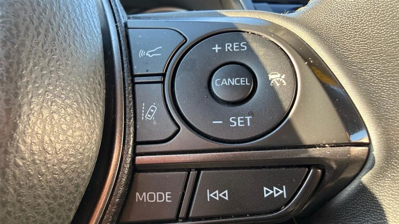 Toyota Camry SE 2023