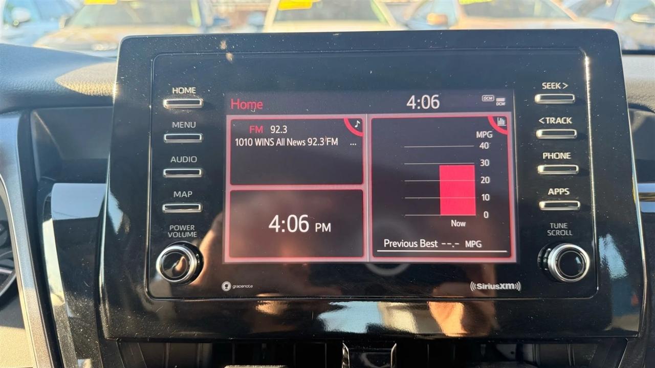 Toyota Camry SE 2023