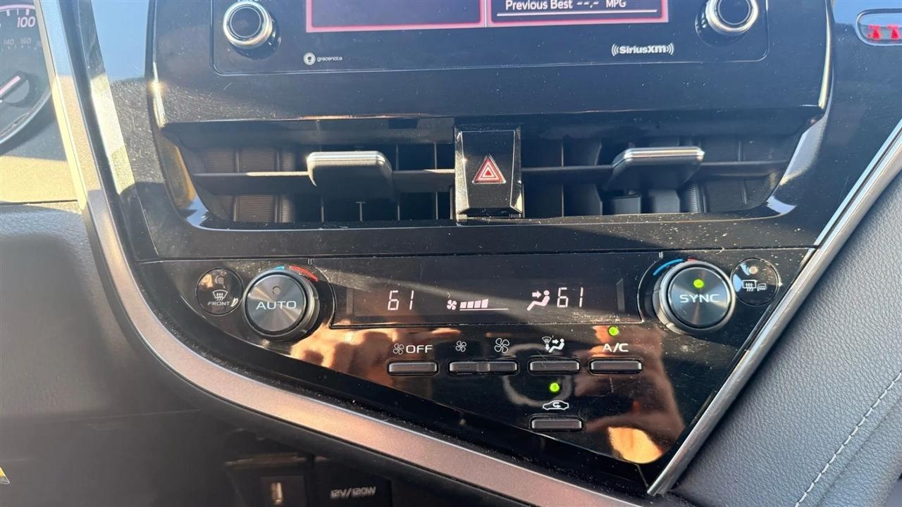 Toyota Camry SE 2023