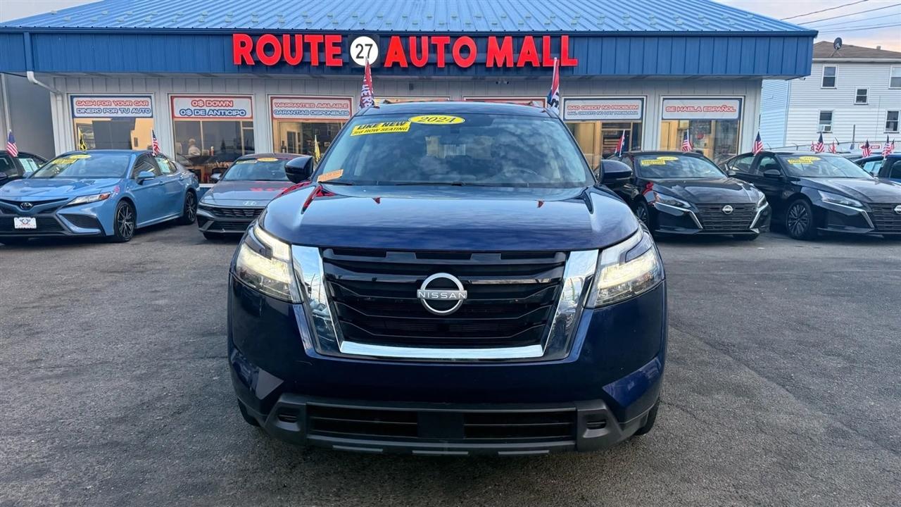 Nissan Pathfinder SV 2024