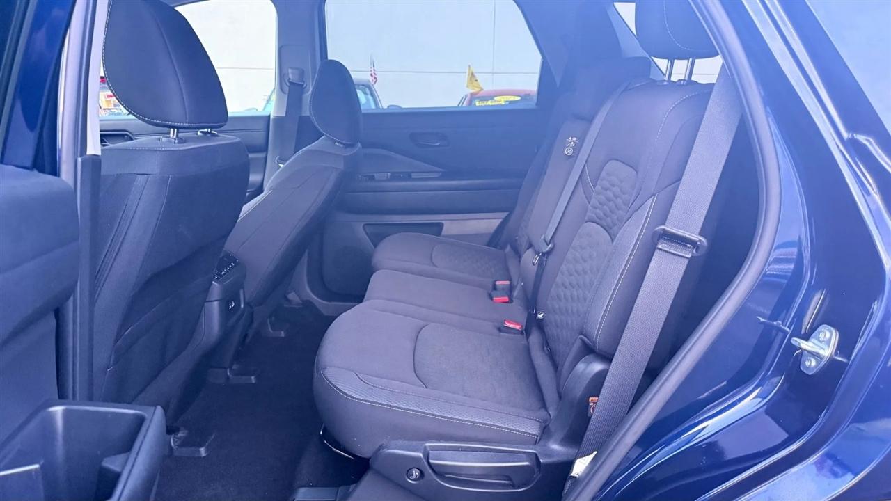 Nissan Pathfinder SV 2024