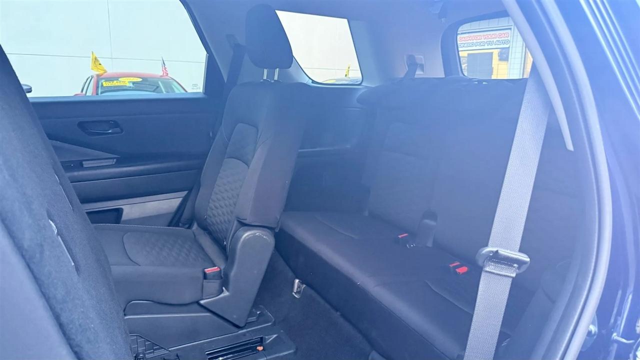 Nissan Pathfinder SV 2024