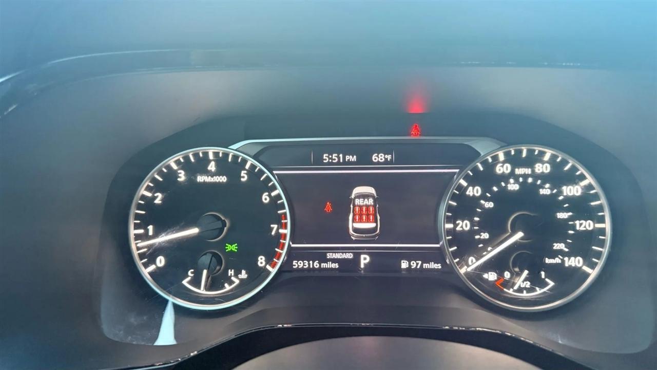 Nissan Pathfinder SV 2024