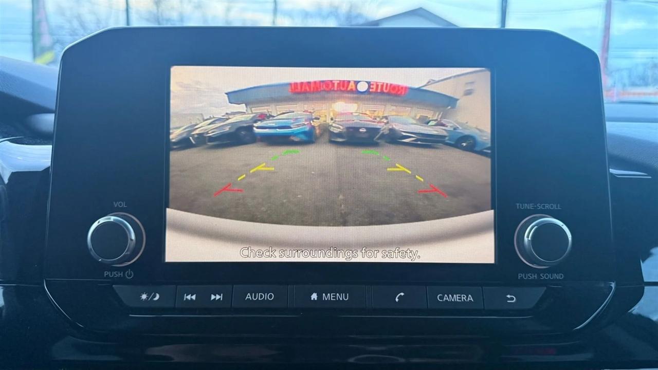 Nissan Pathfinder SV 2024