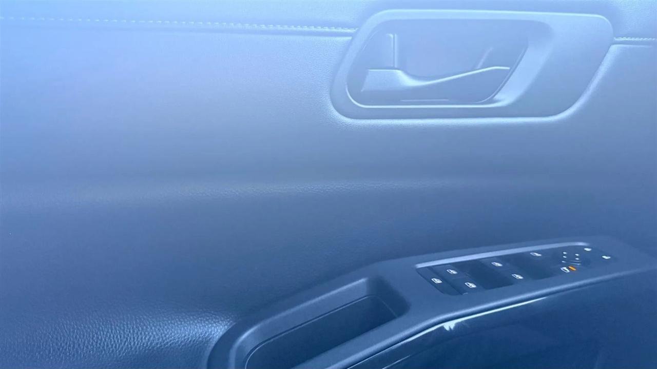 Nissan Pathfinder SV 2024