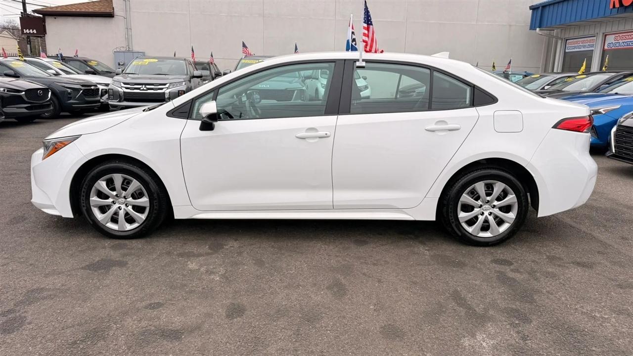 Toyota Corolla LE 2025