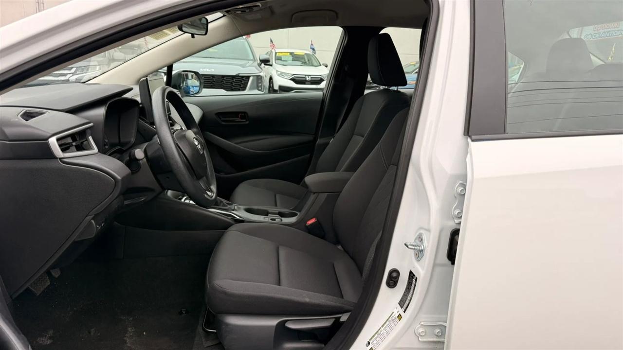 Toyota Corolla LE 2025