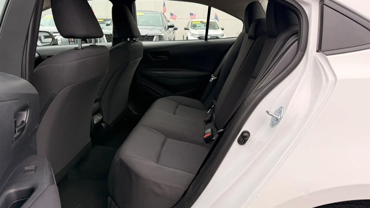 Toyota Corolla LE 2025