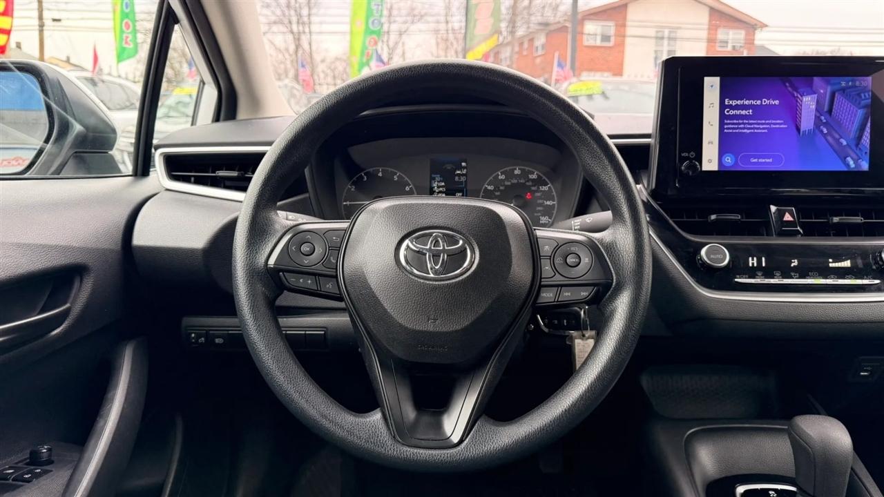 Toyota Corolla LE 2025